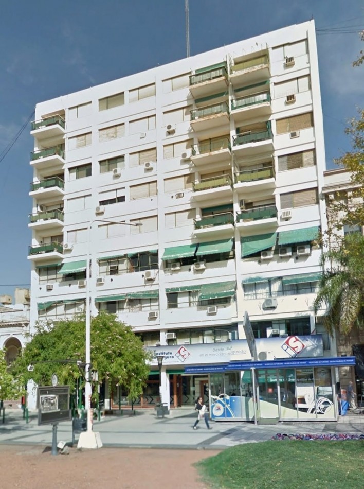 San Martin 918 (entre Urquiza y España)